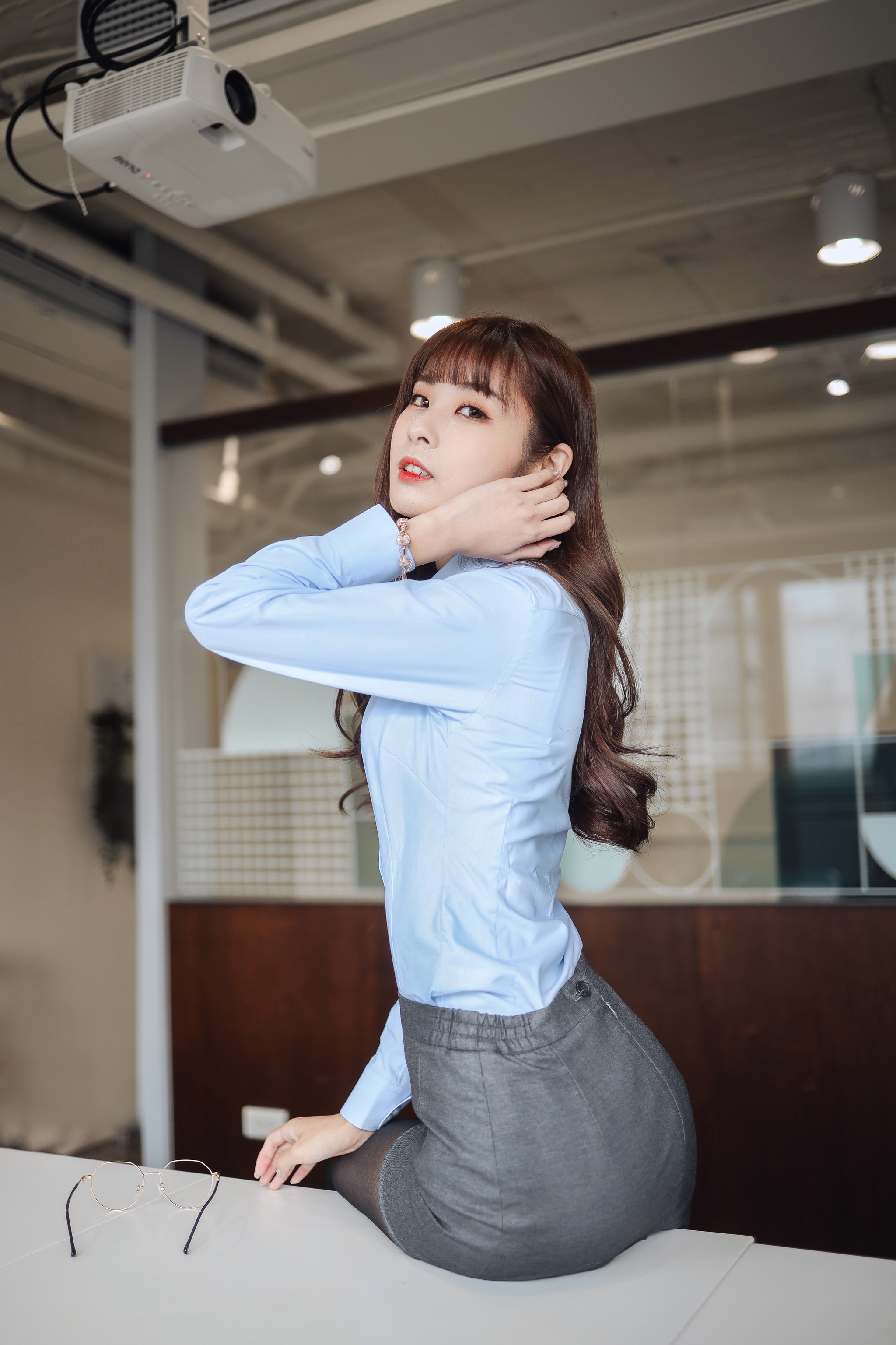 泥泥汝 - NO.006 OL女郎A [31P]-XikXak